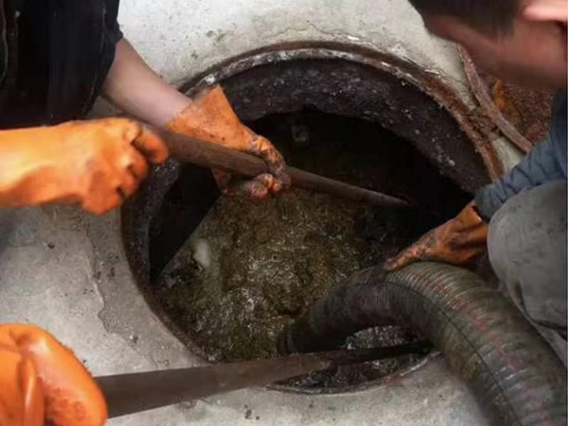 连南清理化粪池时如何避免沼气的危害?